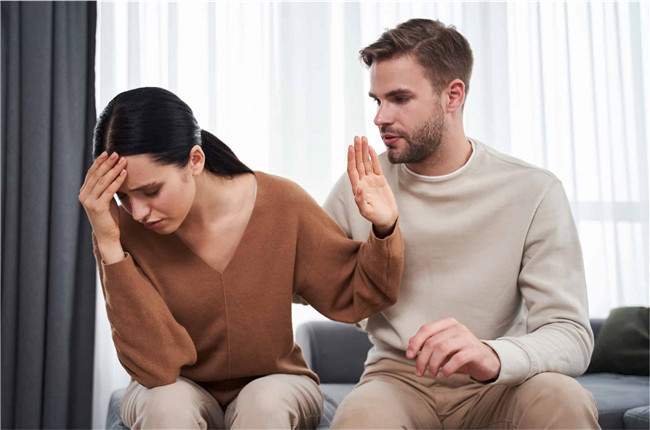 妻子处于更年期，丈夫要如何维持家庭和睦？